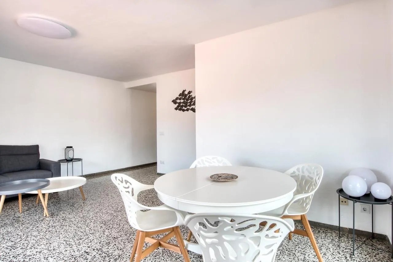 アパート プラヤ・デアロAlbatros Apartament Per 5 Persones En Ple Centre Amb Gran Terrassa I Aparcament A 5 Minuts De La Platja Granアパートメント